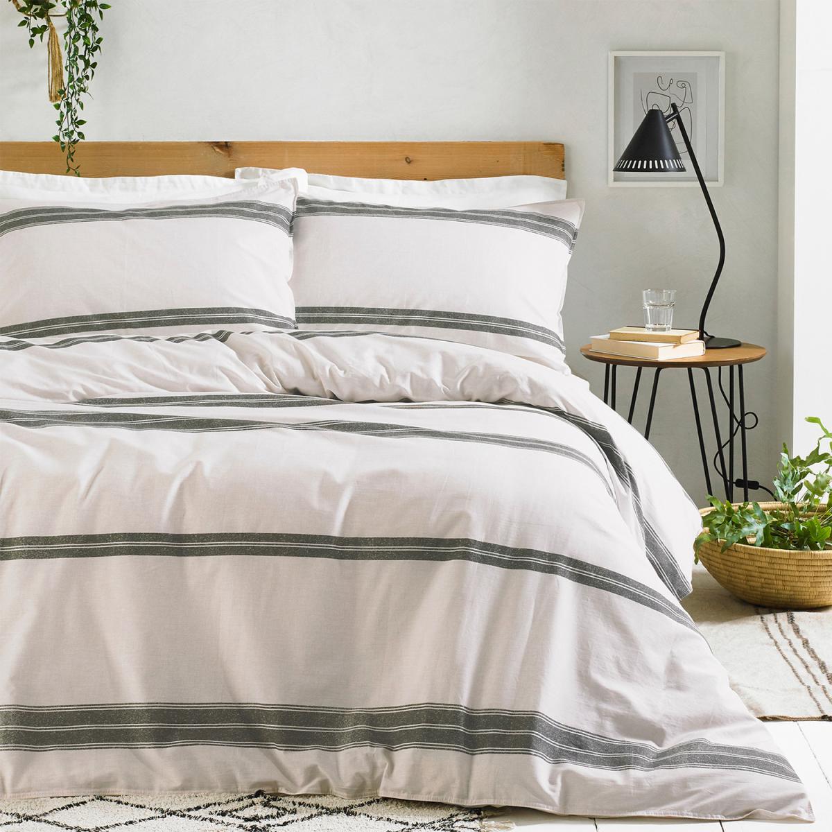 Twin Stripe Duvet Cover Set - King – image 3