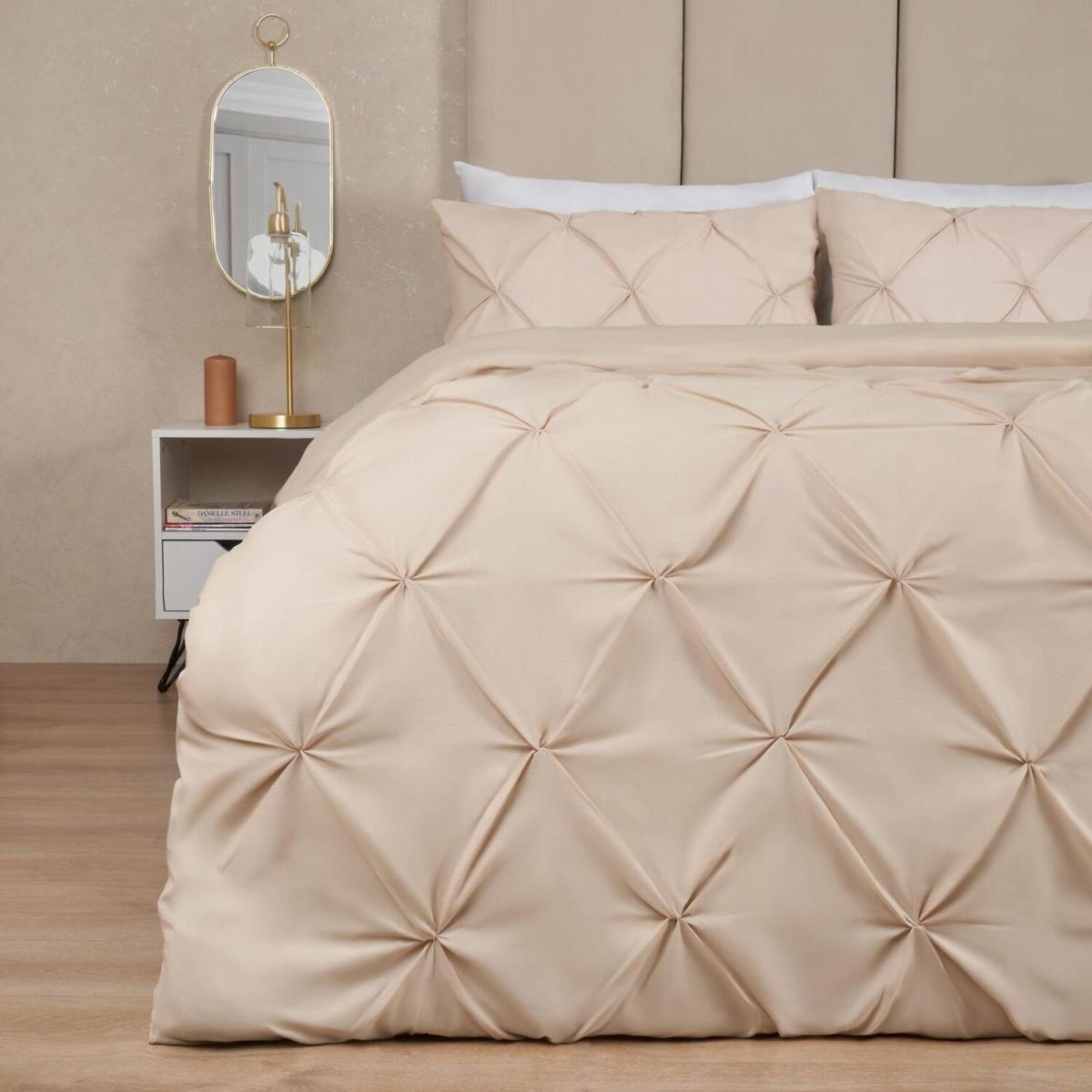 Highams Diamond Pintuck Duvet Cover with Pillowcase - Yellow / King – image 3