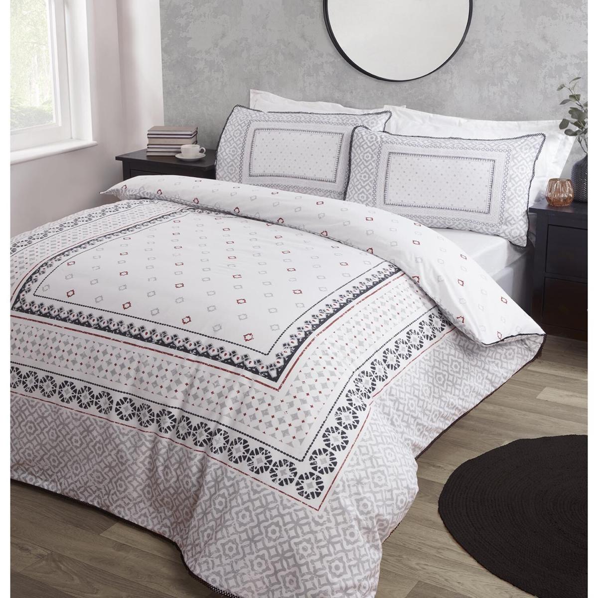 Metro Geo Fringe Duvet and Pillowcase Set - King size – image 2