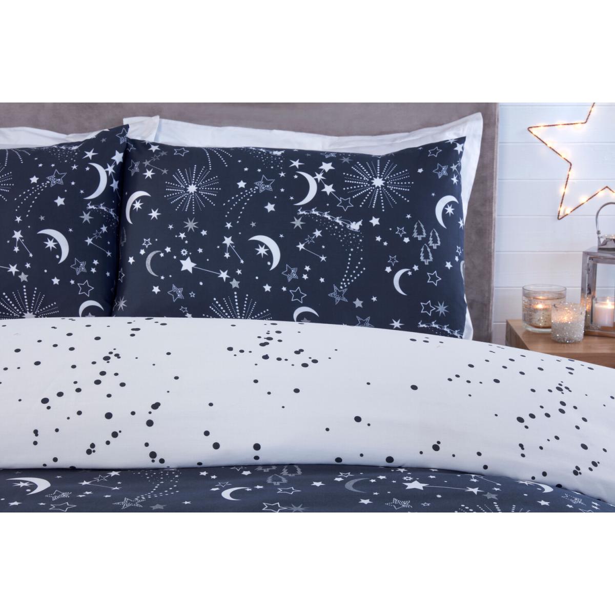 Christmas Night Sky Duvet Cover and Pillowcase Set - Navy / King – image 3