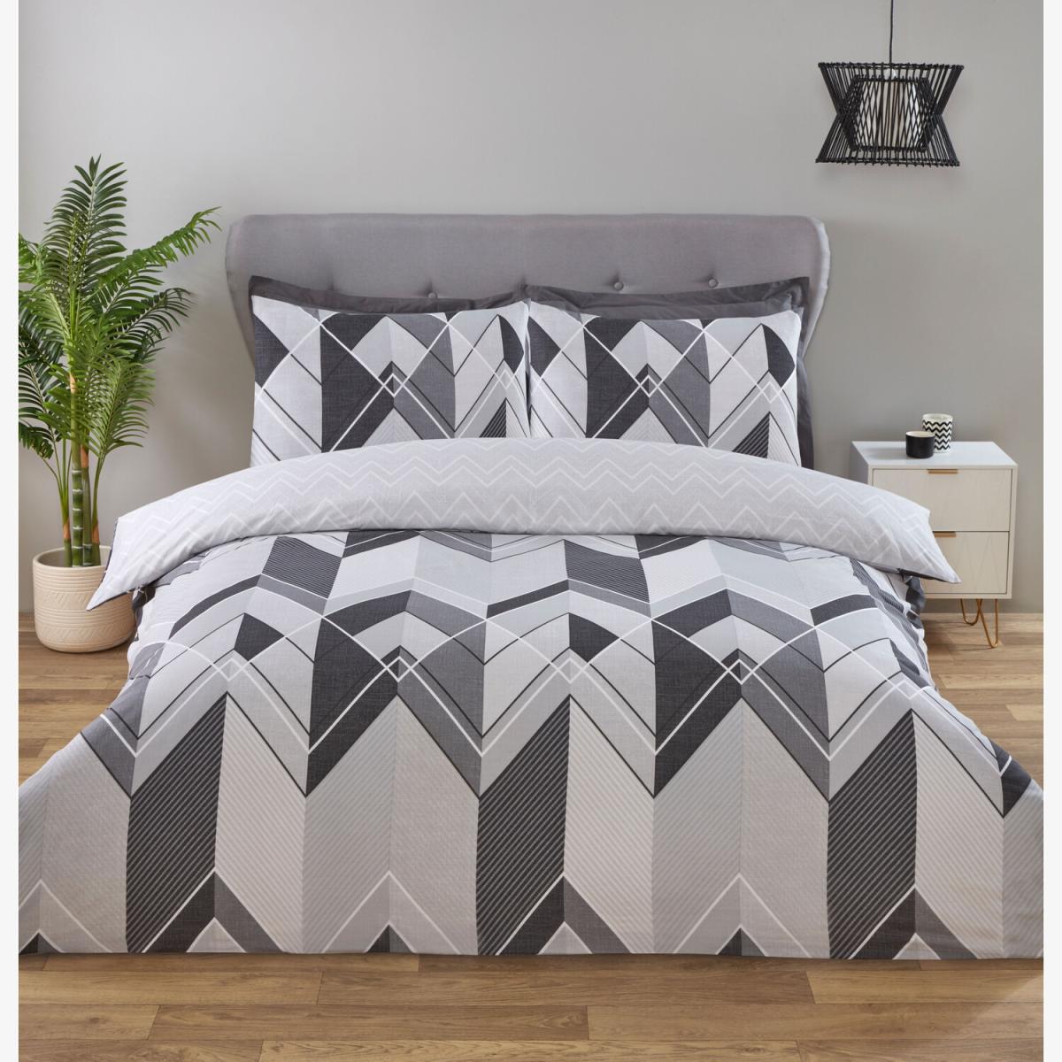 Chevron Duvet Cover and Pillowcase Set - Monochrome / King – image 1