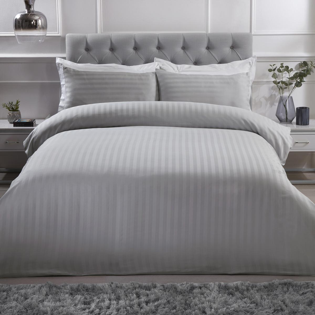 Luxury Satin Stripe Duvet Cover and Pillowcase Set - White / King – image 7