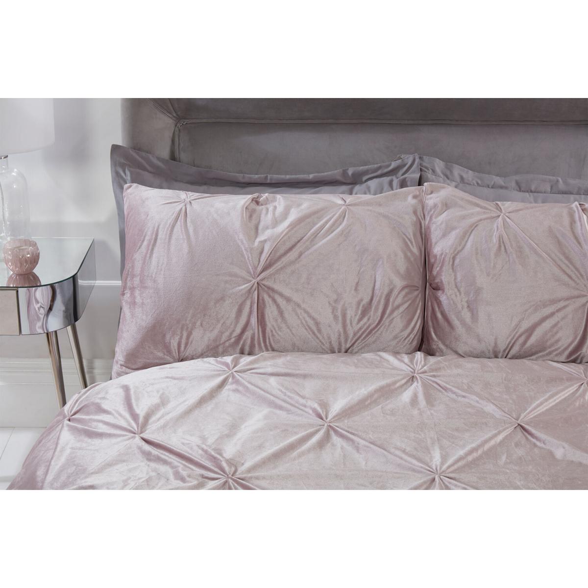 Balmoral Velvet Duvet Cover and Pillowcase Set - Silver / King – image 12