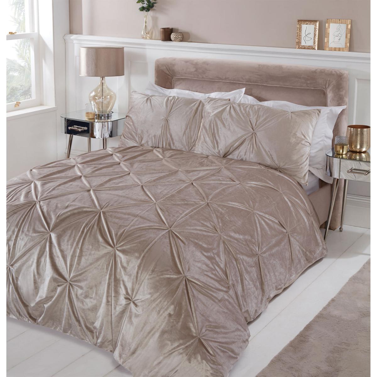 Balmoral Velvet Duvet Cover and Pillowcase Set - Silver / King – image 3