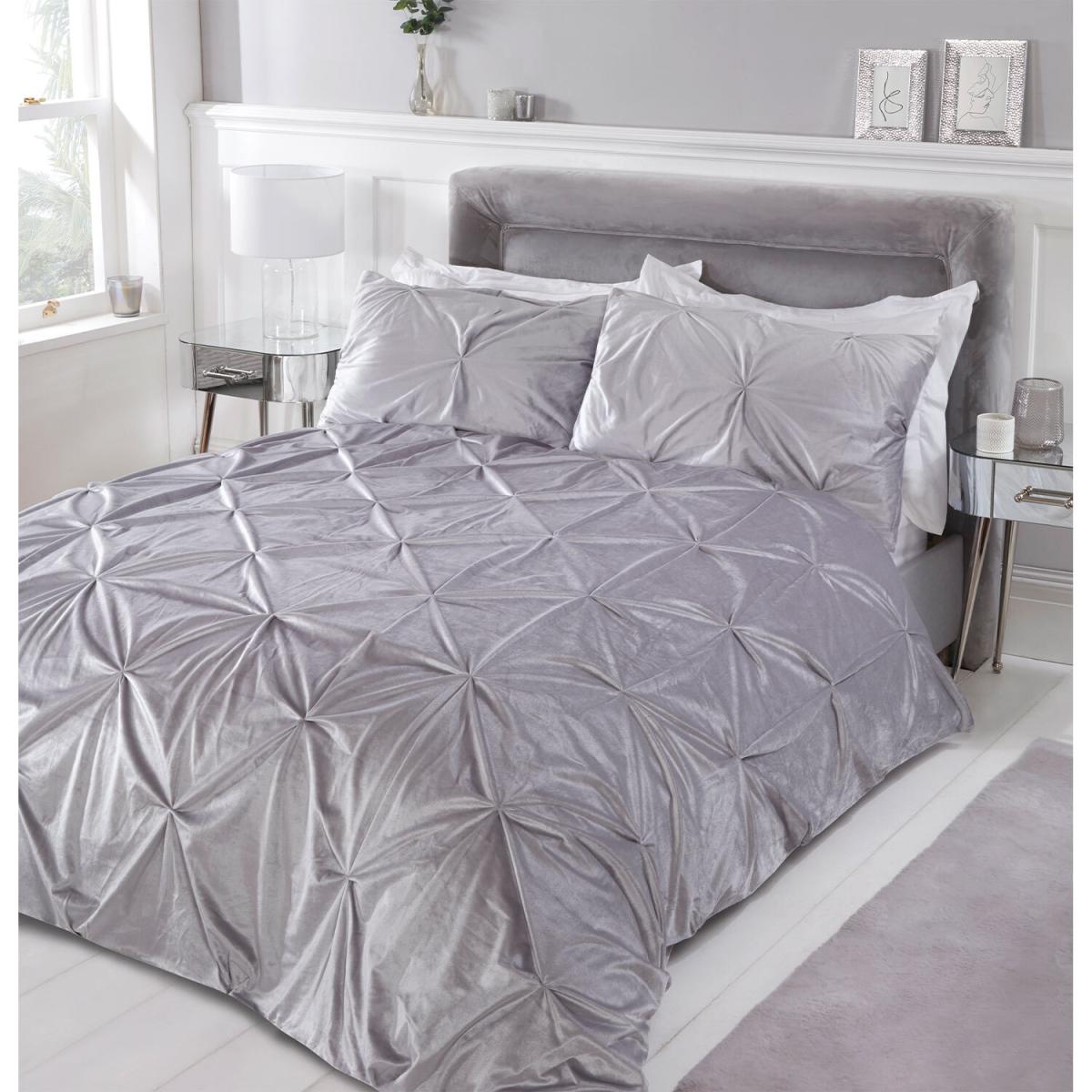 Balmoral Velvet Duvet Cover and Pillowcase Set - Silver / King – image 7