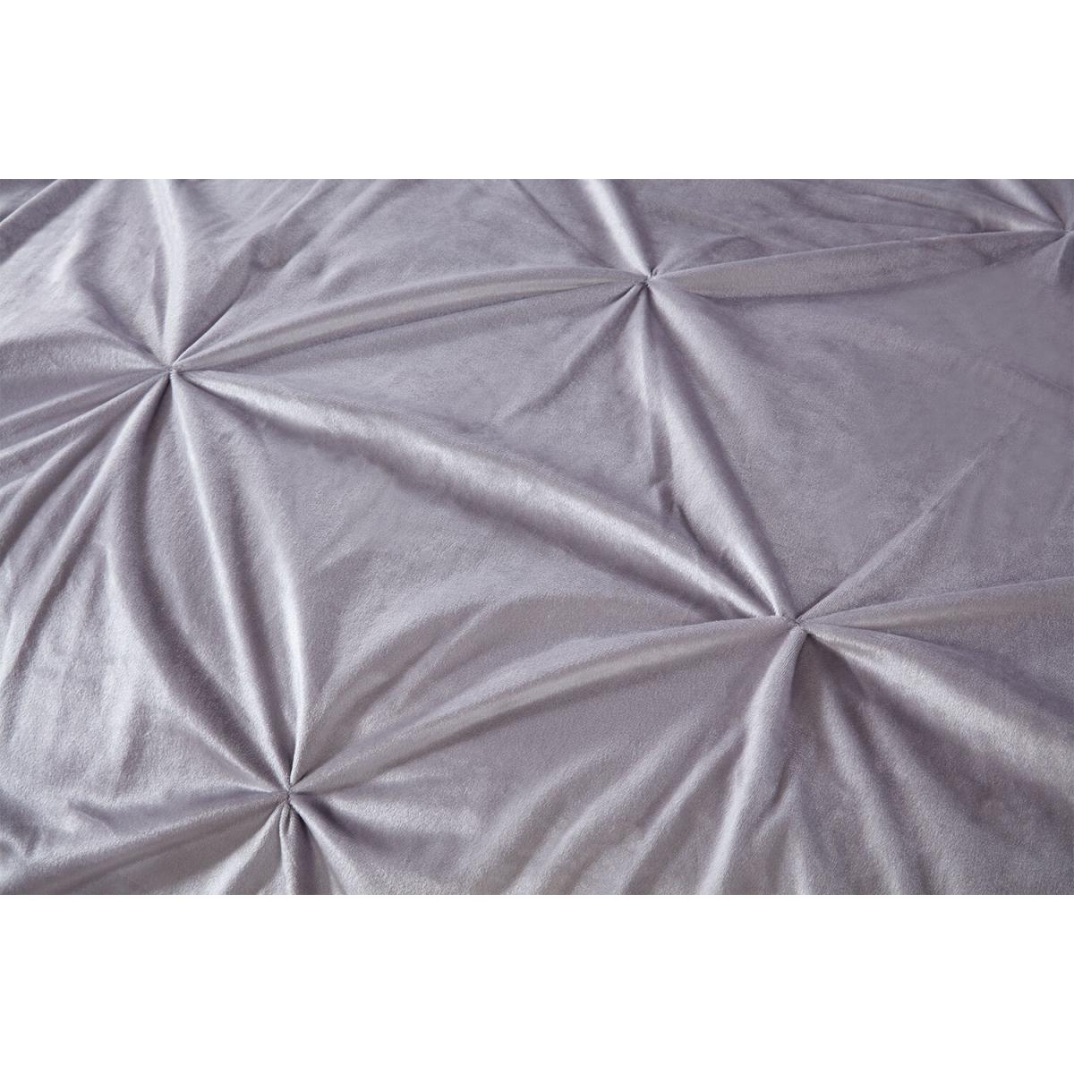 Balmoral Velvet Duvet Cover and Pillowcase Set - Silver / King – image 9