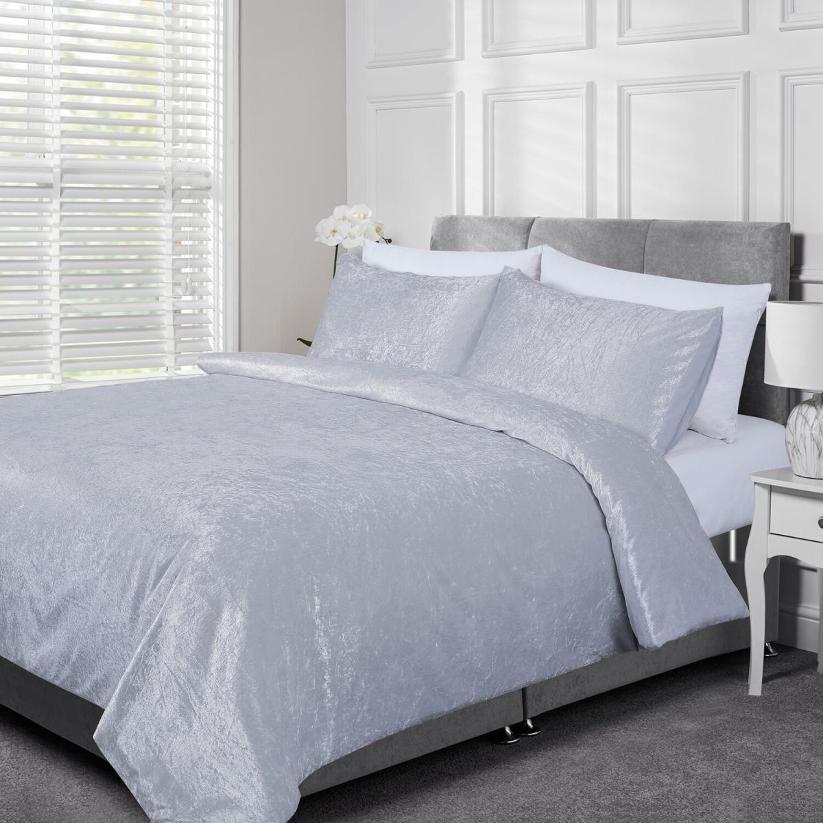 Crushed Velvet Duvet Cover and Pillowcase Set - Gold / King – image 8
