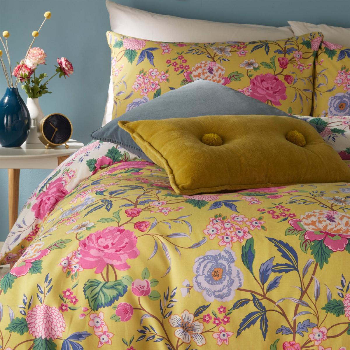 Bright Bloom Duvet Cover Set - Red / King – image 11