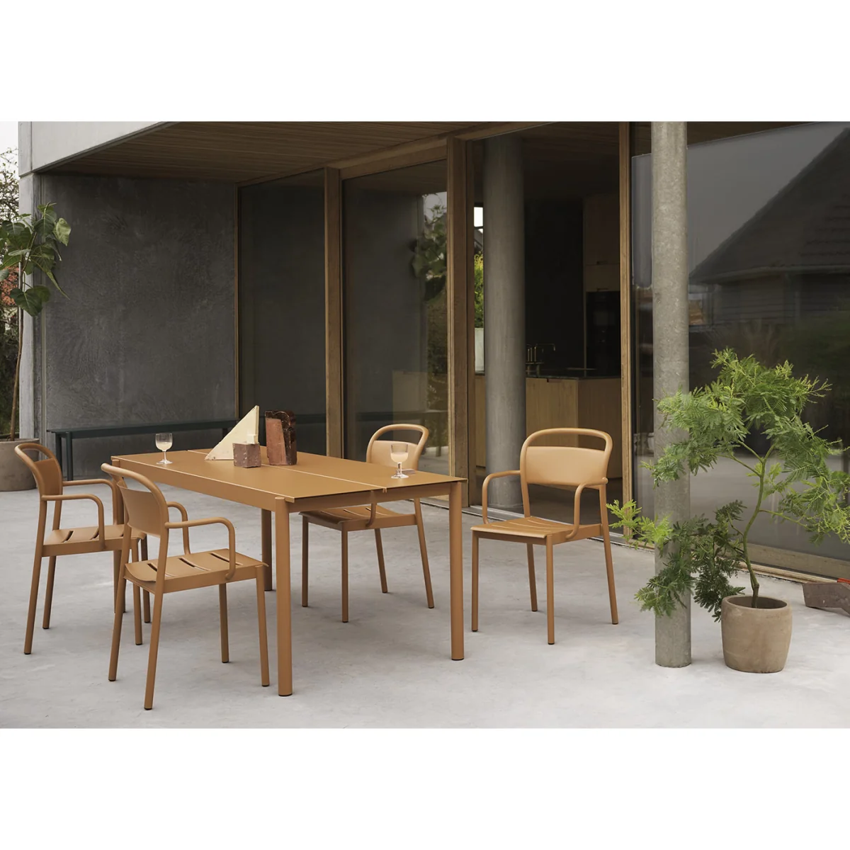 Muuto Linear Outdoor Steel Lounge Armchair Dark Green – image 3
