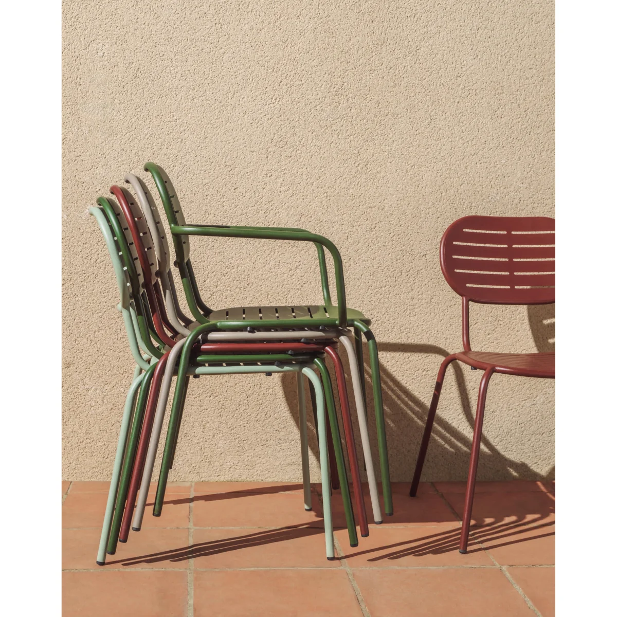 Brai outdoor stackable chair in taupe galvanised steel – image 4
