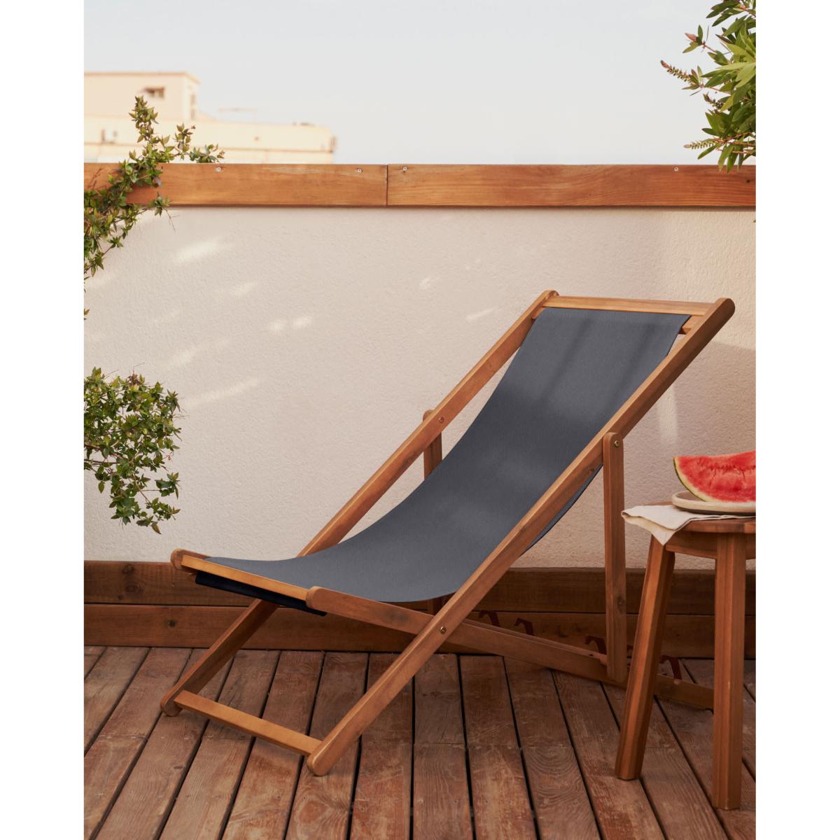 Adredna folding outdoor deck chair in black with solid acacia wood FSC 100% – image 2