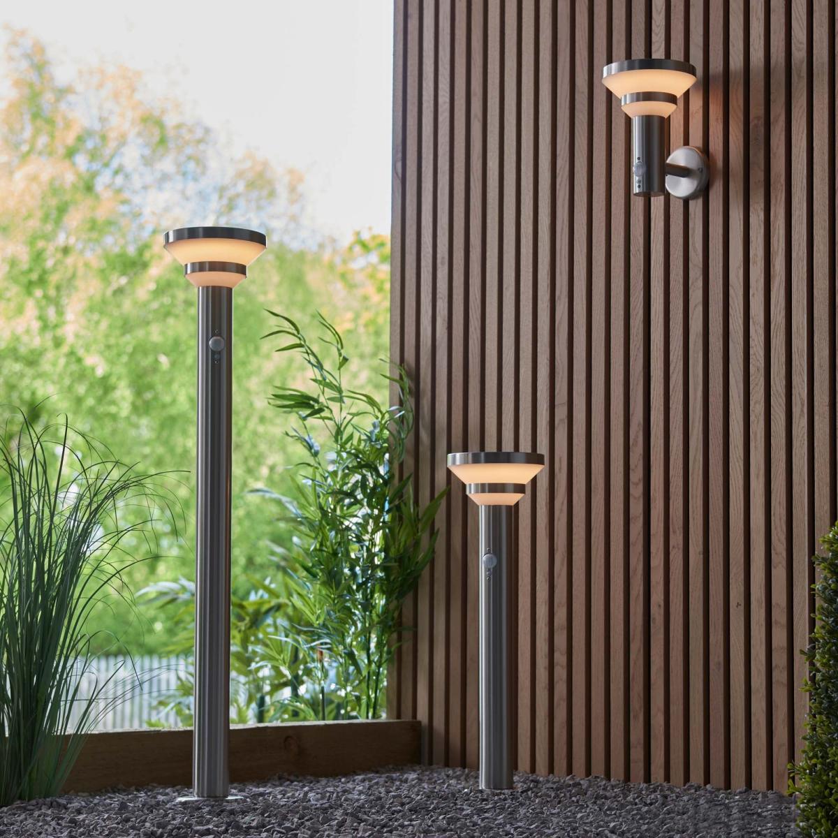 Vogue Leif Outdoor Solar PIR Wall Light Silver – image 7