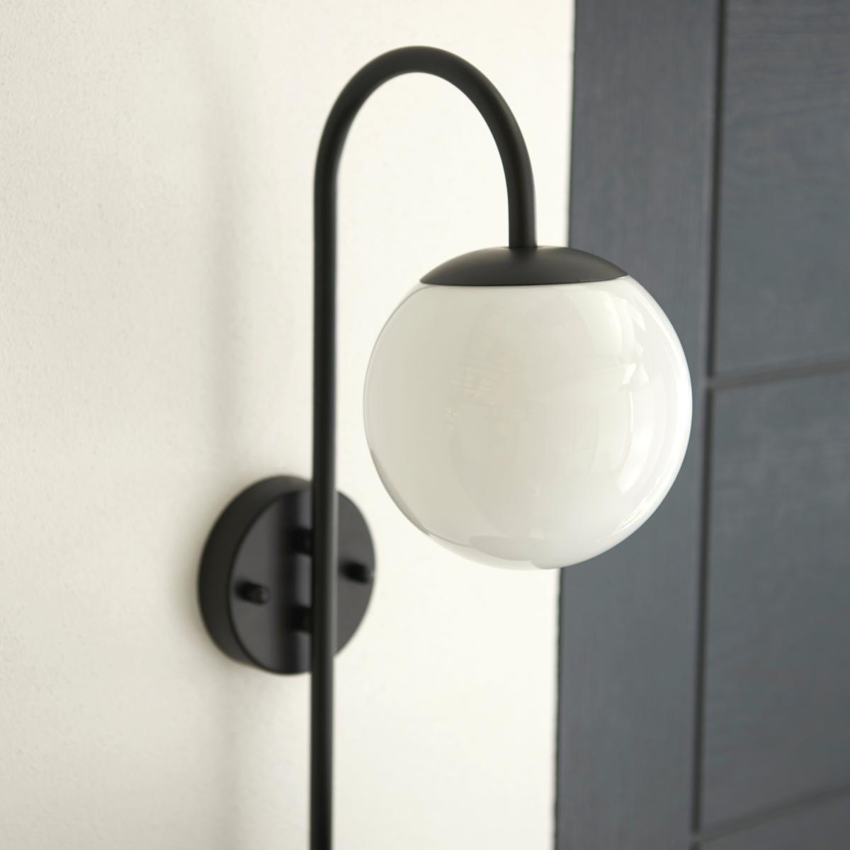 Naomi Outdoor Plant Pot Wall Light Black – image 4