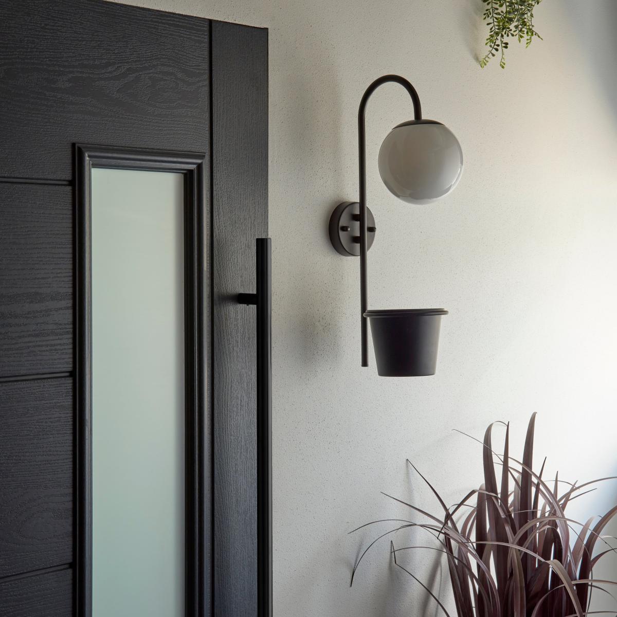 Naomi Outdoor Plant Pot Wall Light Black – image 6