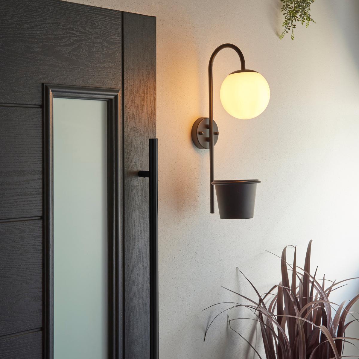 Naomi Outdoor Plant Pot Wall Light Black – image 7