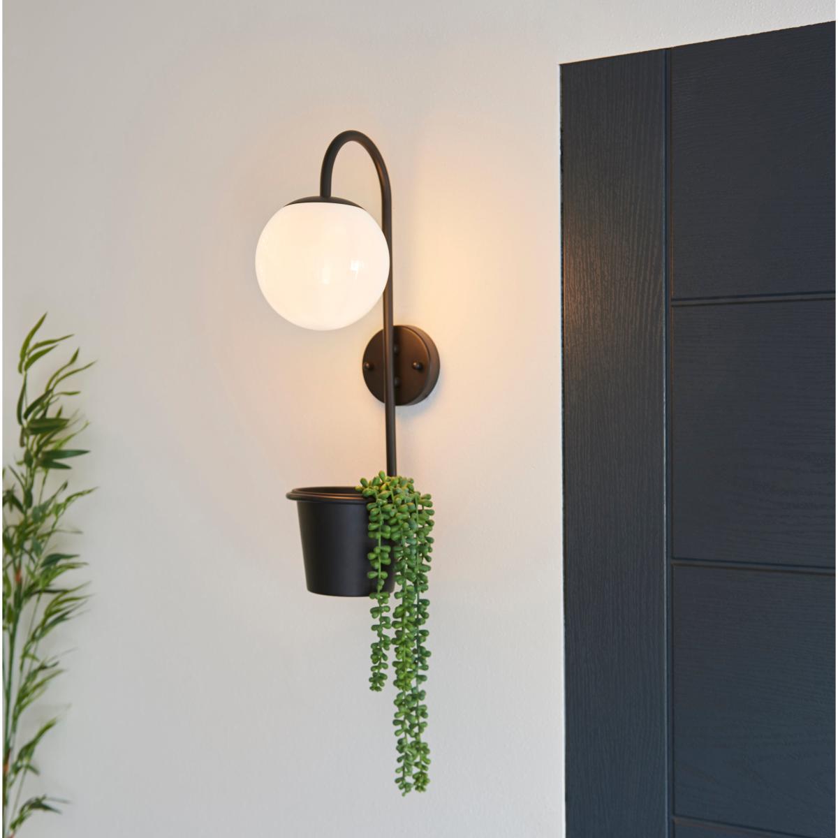 Naomi Outdoor Plant Pot Wall Light Black – image 1