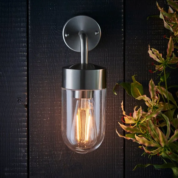 Vogue South Industrial Outdoor Wall Light – image 2