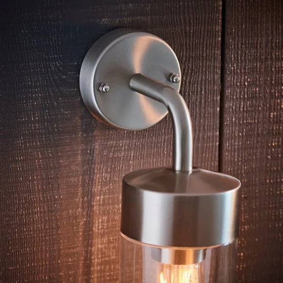 Vogue South Industrial Outdoor Wall Light – image 3