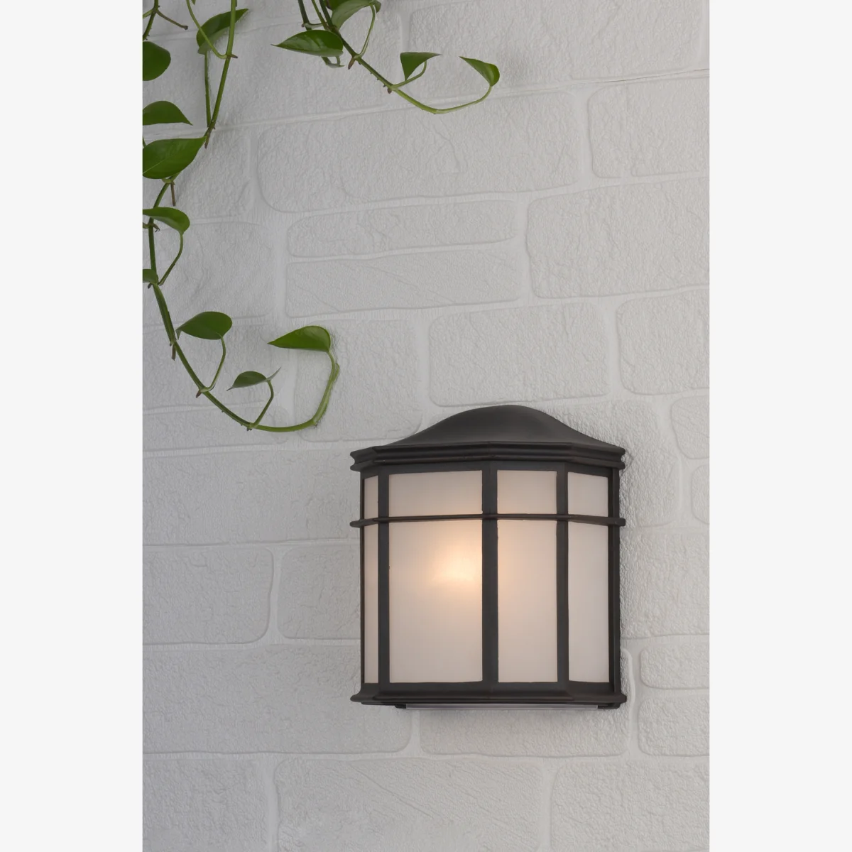 Dulbecco Outdoor Wall Light Matt Black Opal Acrylic – image 1