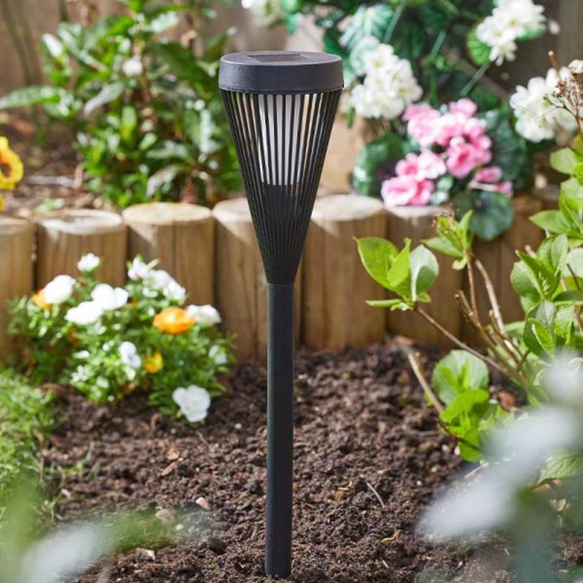 4 Pack Urbane Flaming Effect Solar Stake  - Black – image 3