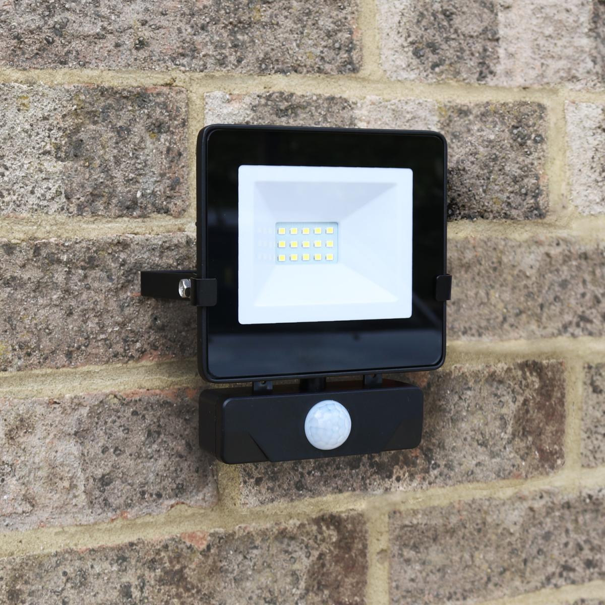 Secure Eco PIR Security Light - Black / 20W – image 3