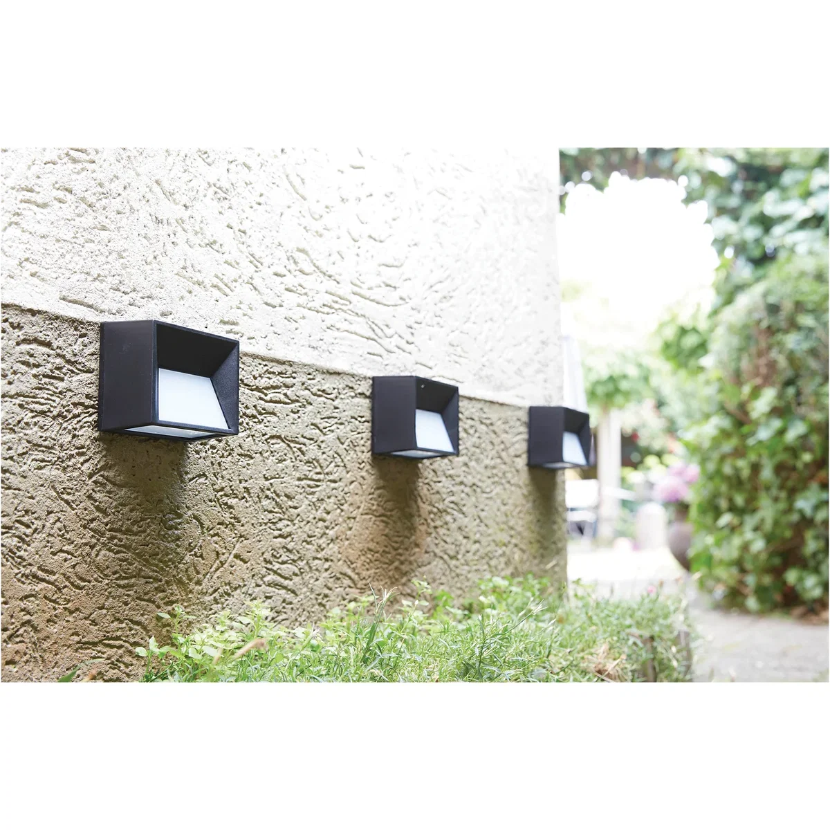 Luxform 15Lm Plastic Fence Light Skye 30109 - Black – image 2