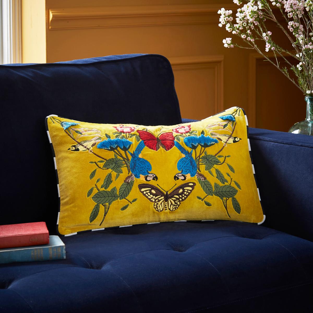 Majestic Yellow Cushion Cover Yellow – image 1