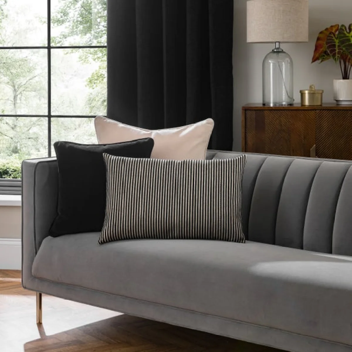 Chenille Striped Rectangular Cushion Cover – image 1