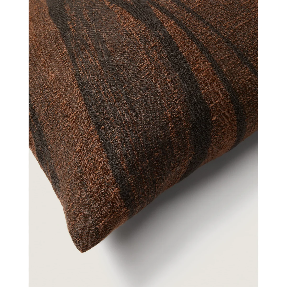 Frilo cushion cover in brown cotton and linen jacquard 50 x 50 cm – image 3