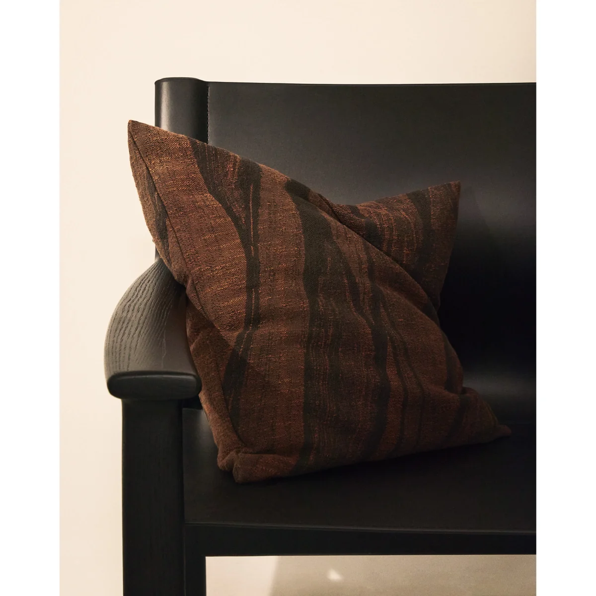 Frilo cushion cover in brown cotton and linen jacquard 50 x 50 cm – image 4