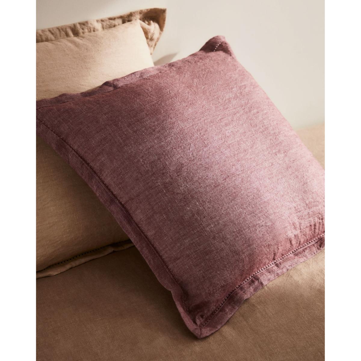 Rut cushion cover in maroon linen and cotton, 45 x 45 cm – image 2