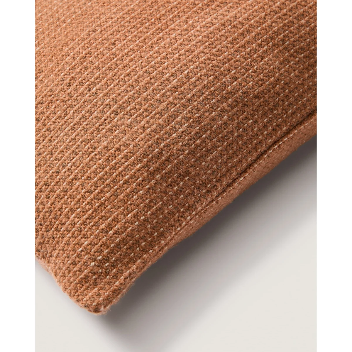 Elira wool and cotton cushion cover in orange 40 x 60 cm – image 3