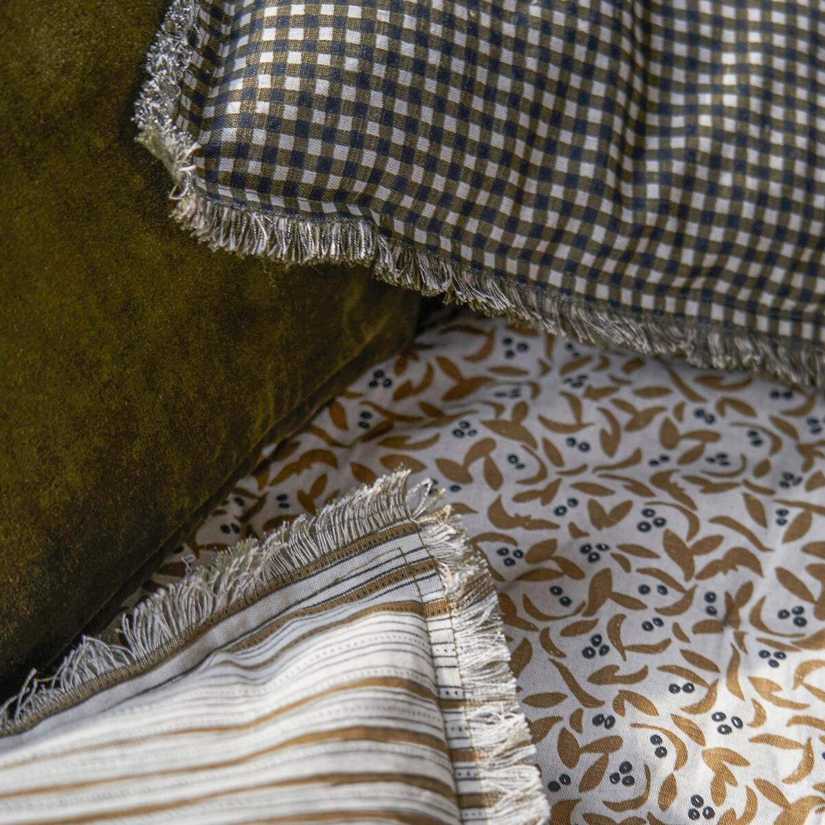 Cévennes Olive Fringed Linen Cotton Square Cushion Cover – image 3