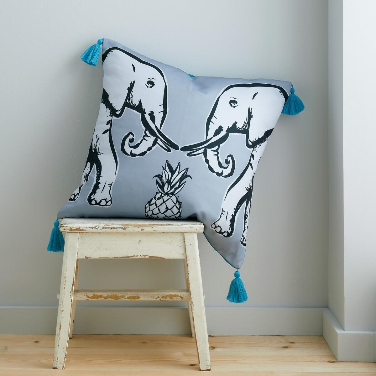 Tembo Tassel 55x55xm Cushion – image 2