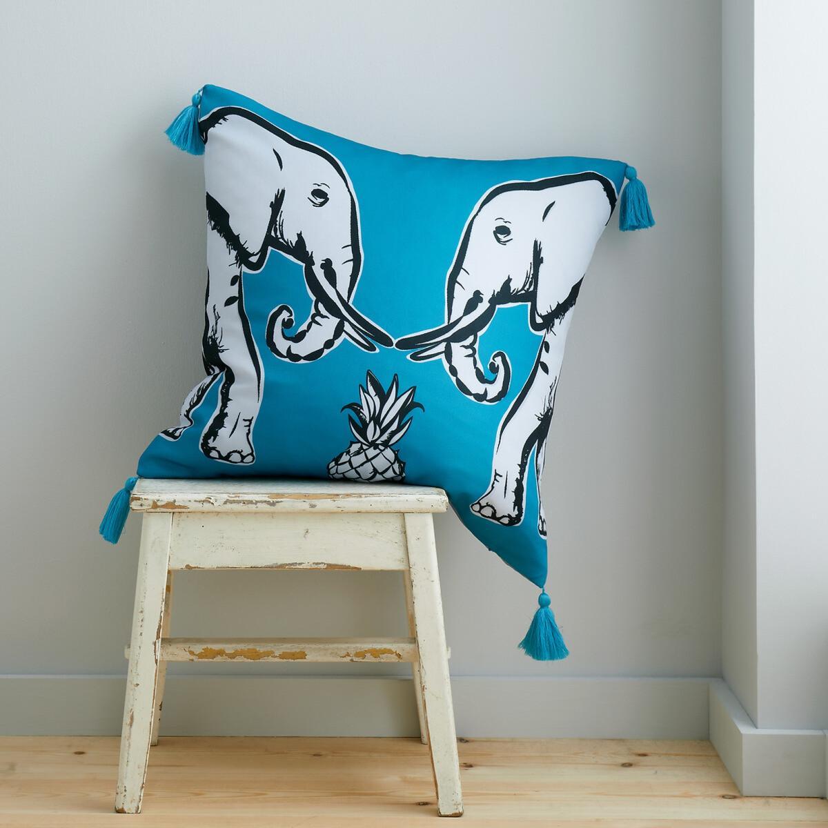 Tembo Tassel 55x55xm Cushion – image 1