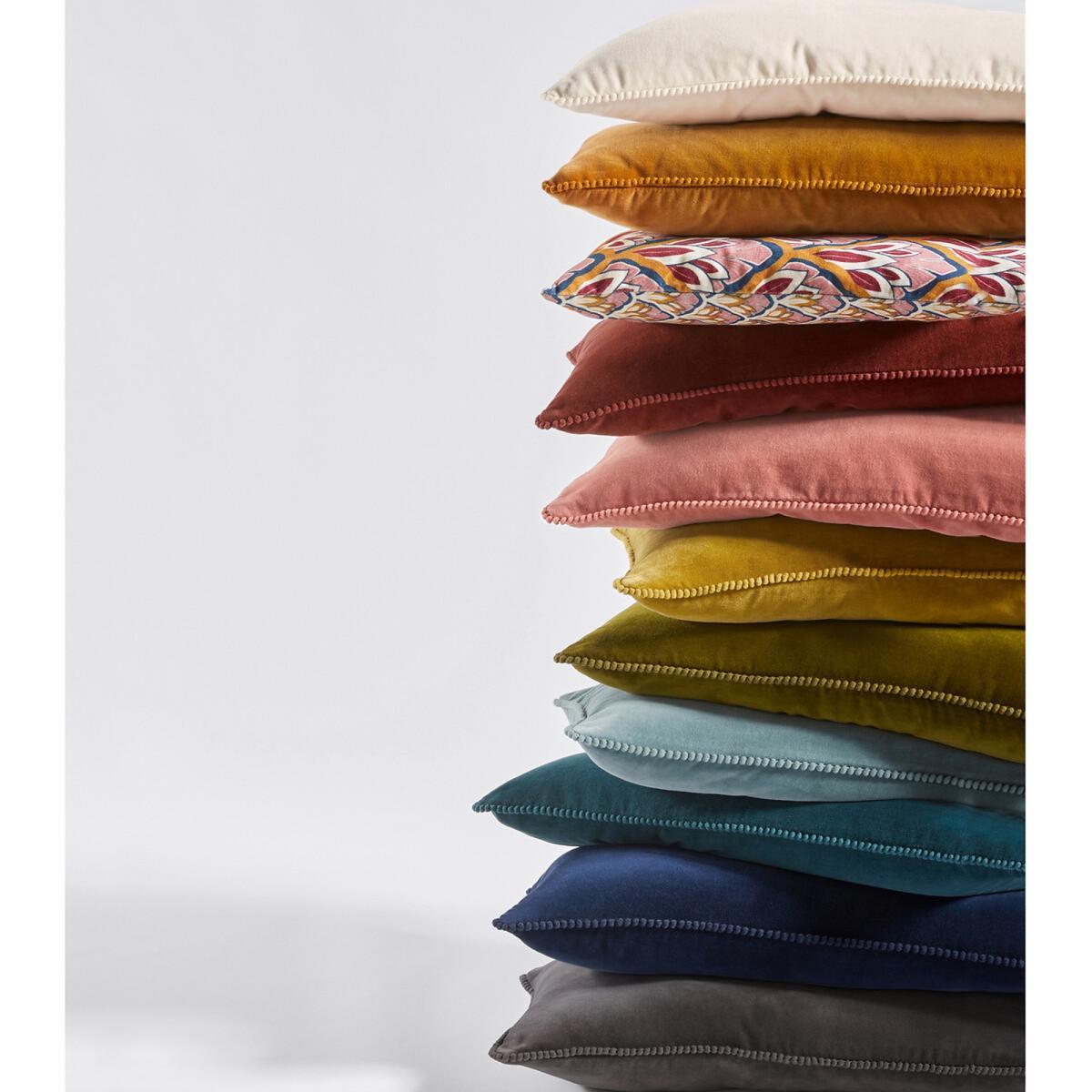 Kazan Velvet Cushion Cover – image 3