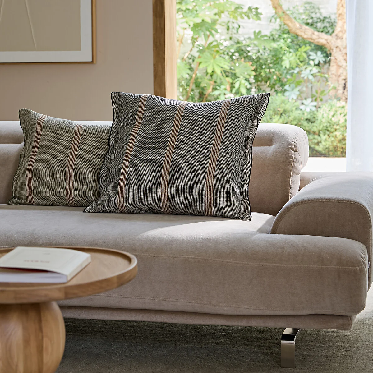 Virel Cushion Cover in Striped Linen – image 2