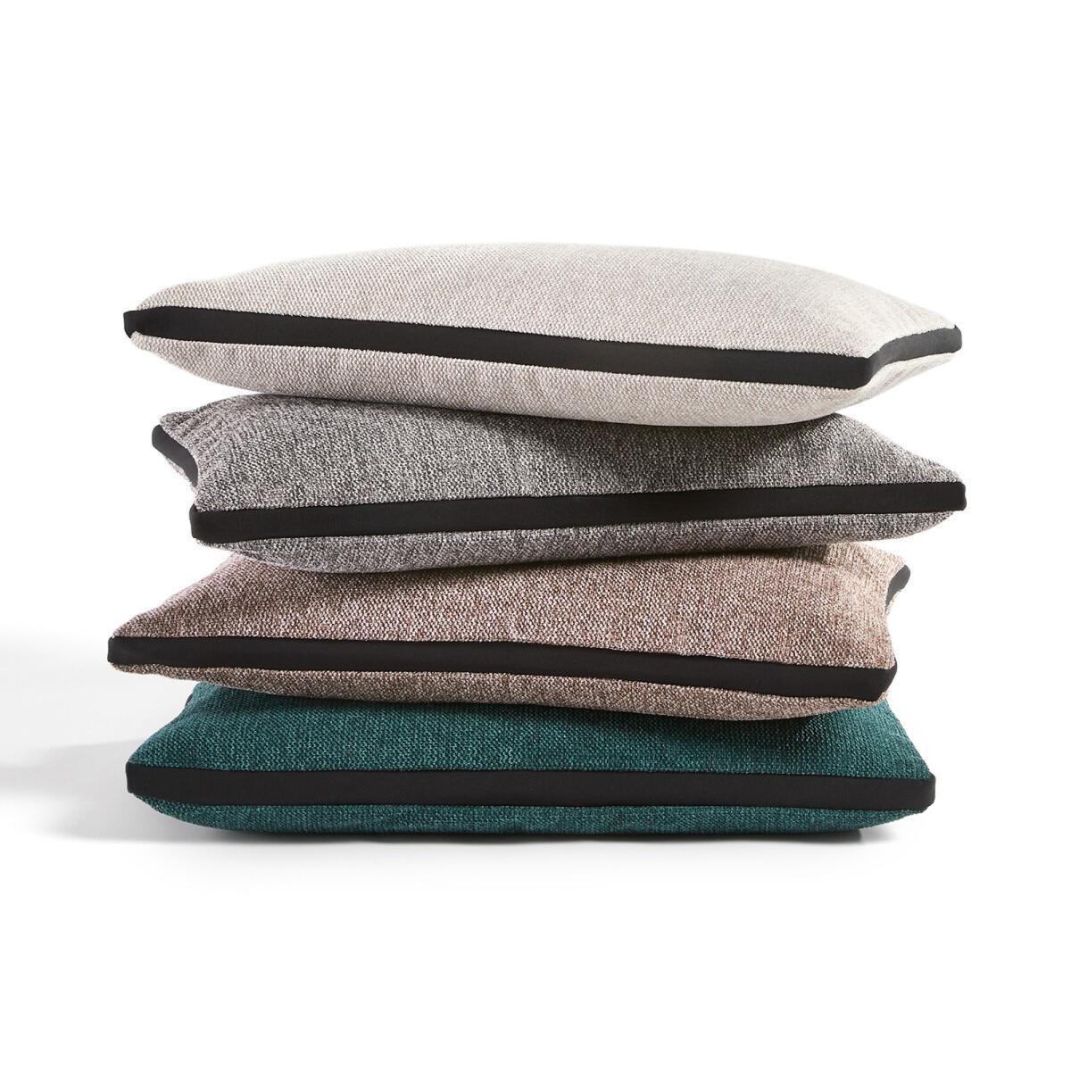 Pirjo Rectangular Cushion Cover – image 3