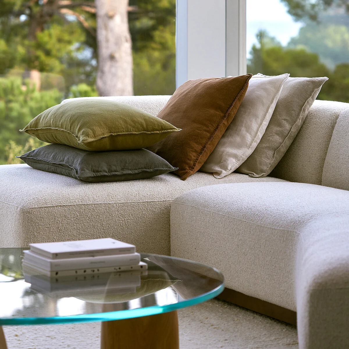 Boreo Cushion Cover in Thick Linen – image 2