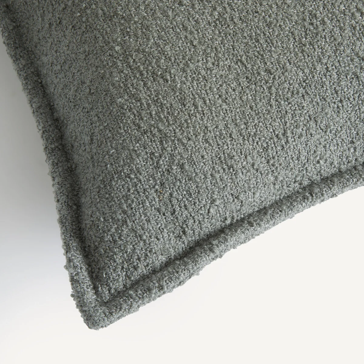 Belvini Fleece Cushion Cover – image 4