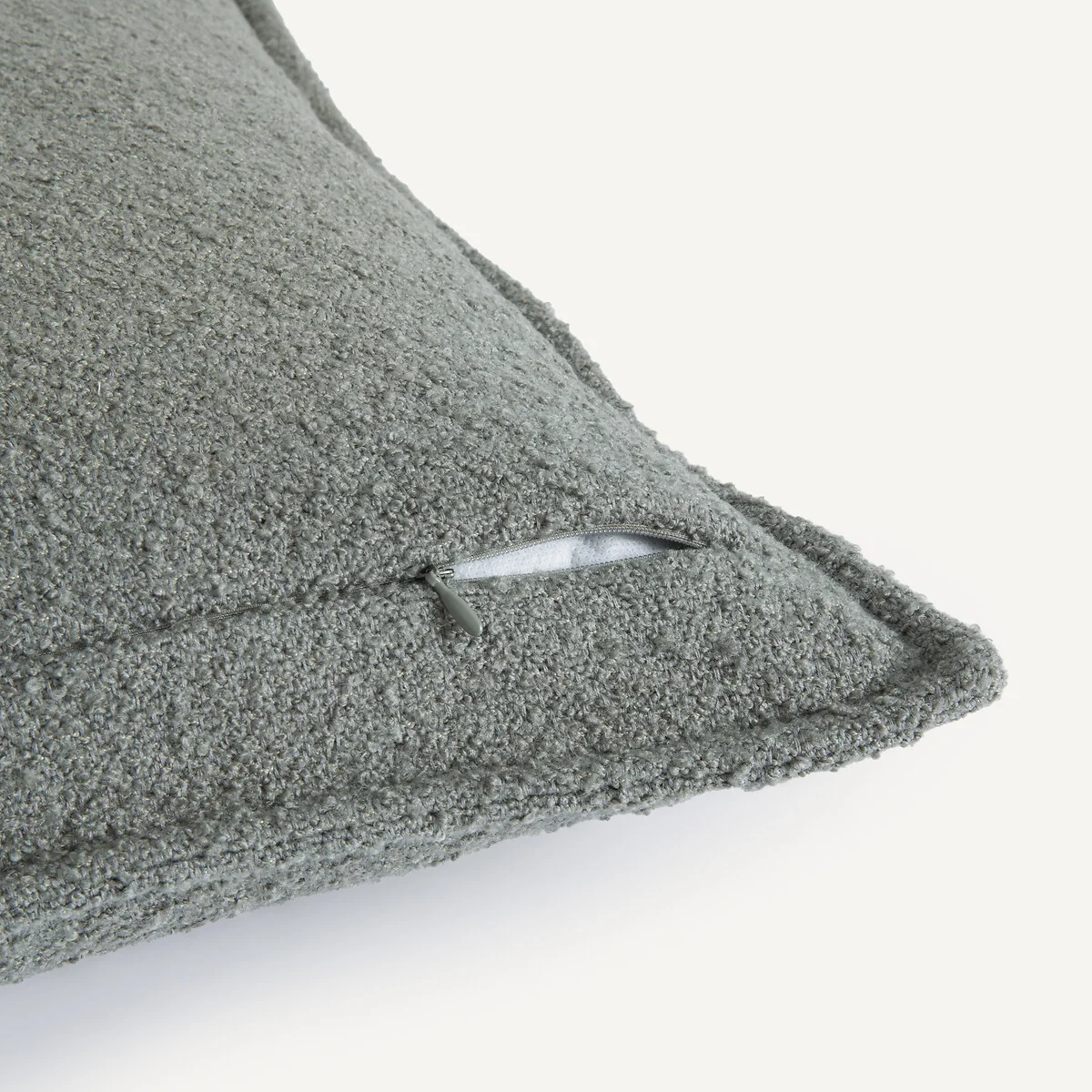 Belvini Fleece Cushion Cover – image 5