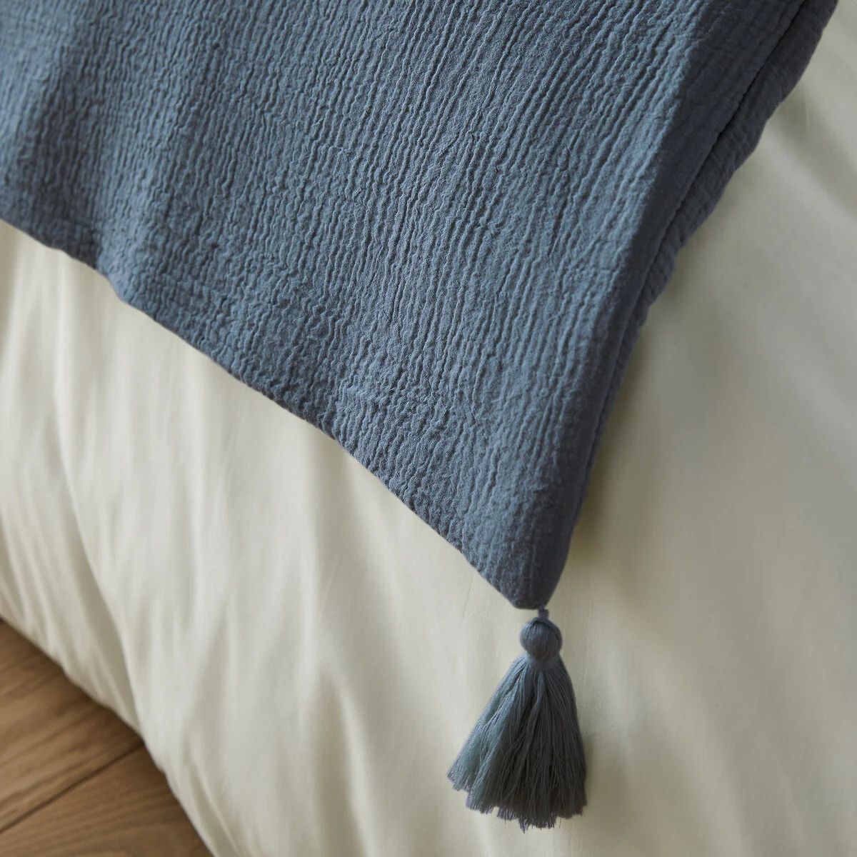 Kulma Quilted Cushion Cover in Cotton Muslin – image 3