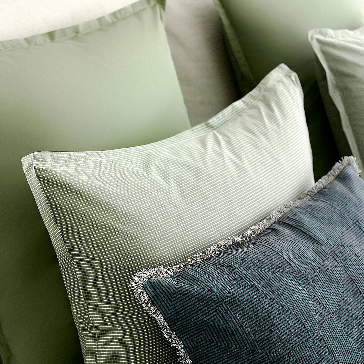 Sorine Linen/Cotton Embroidered Cushion Cover – image 2