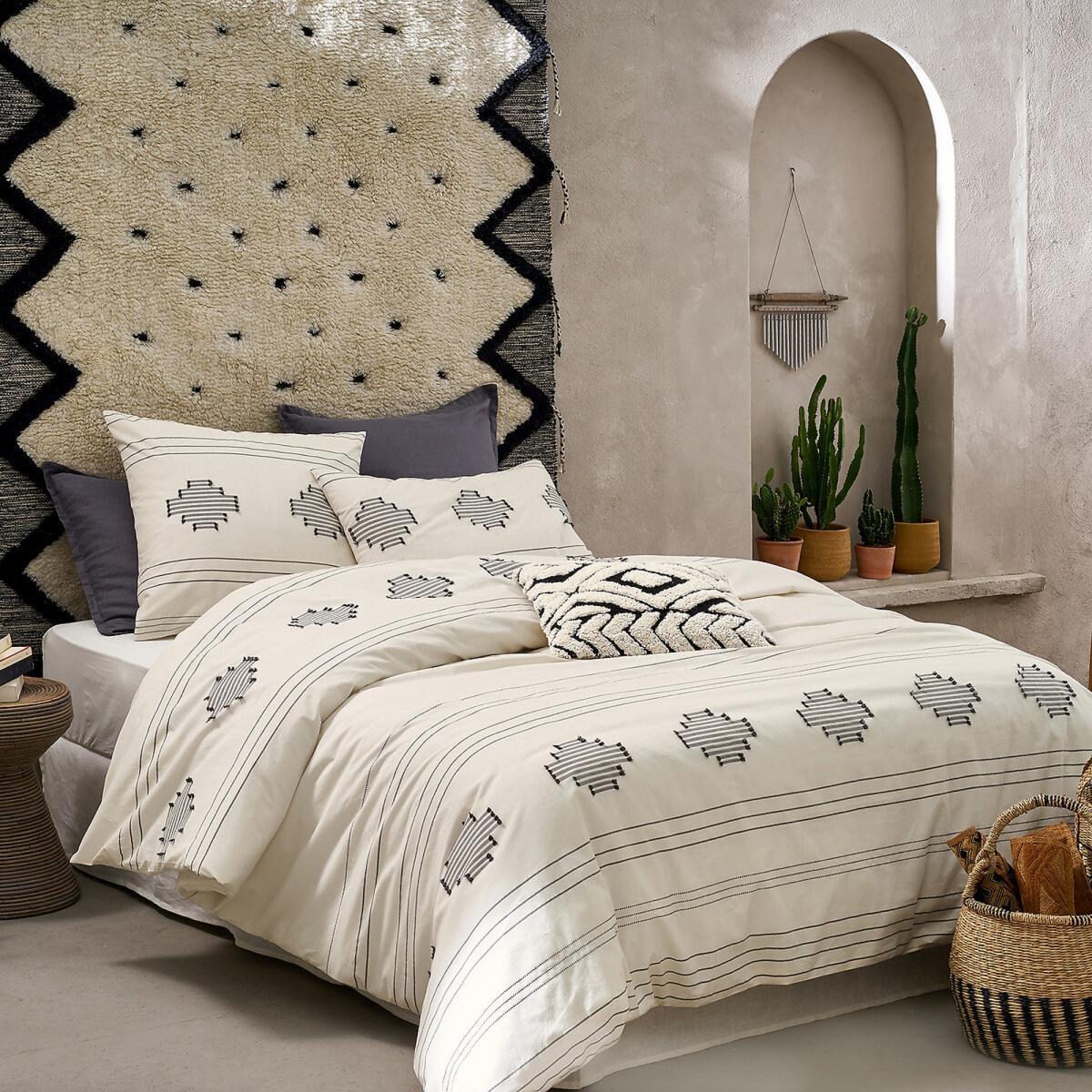 Temara Tufted Cushion Cover – image 2