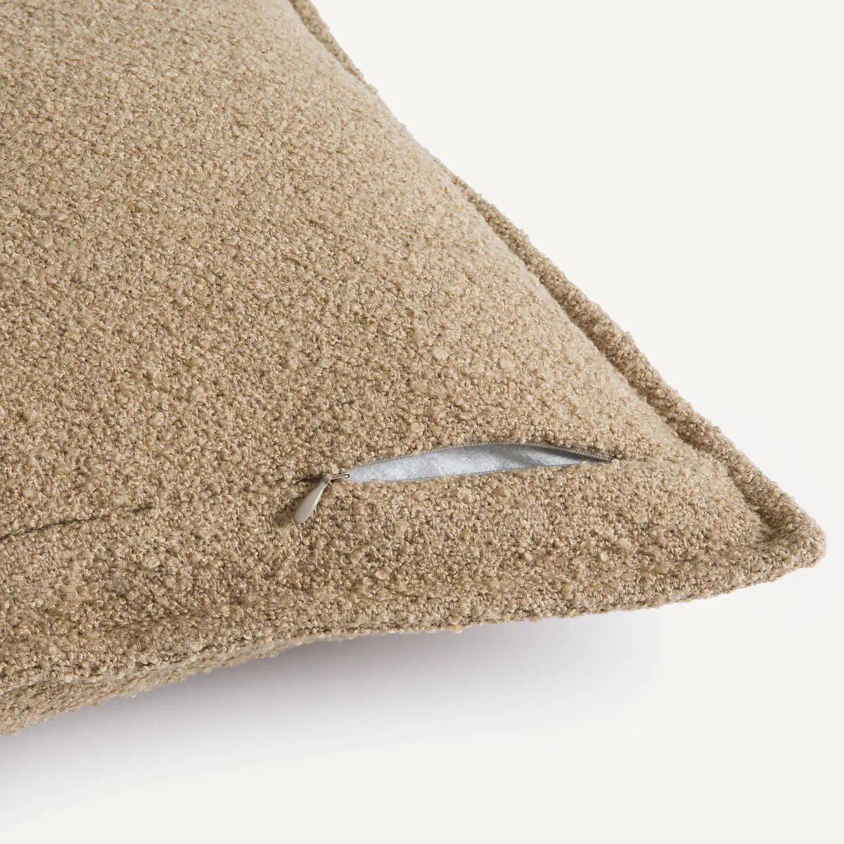 Belvini Fleece Cushion Cover – image 4