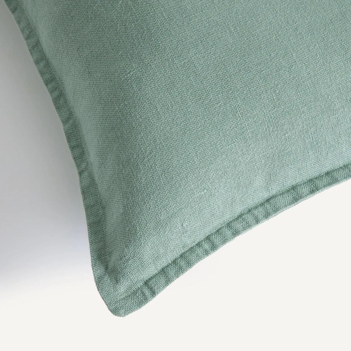 Boreo Cushion Cover in Thick Linen – image 4