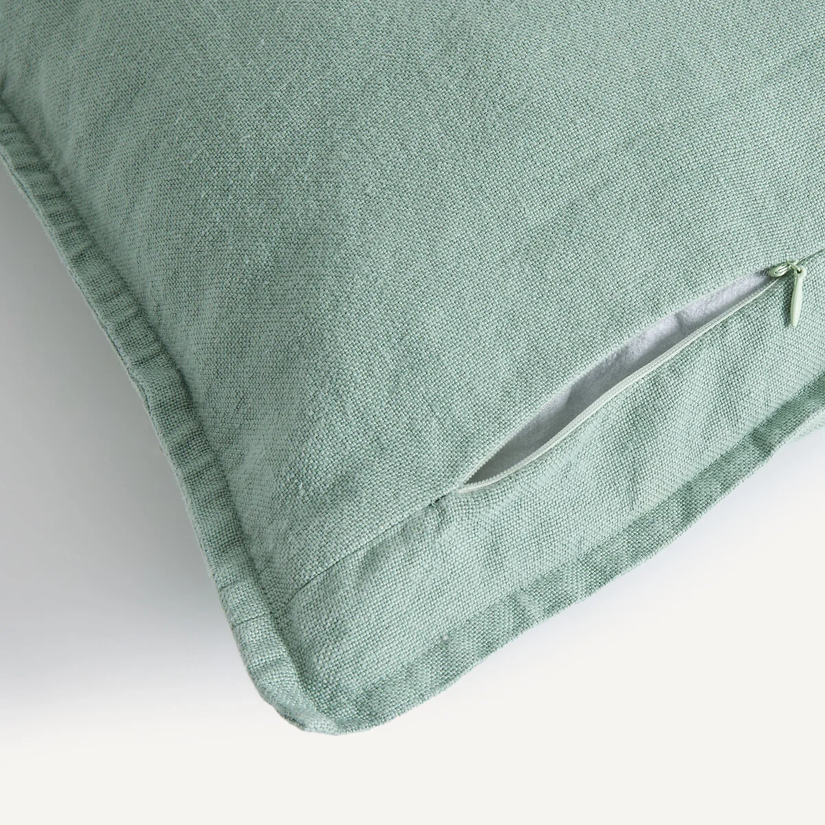 Boreo Cushion Cover in Thick Linen – image 5