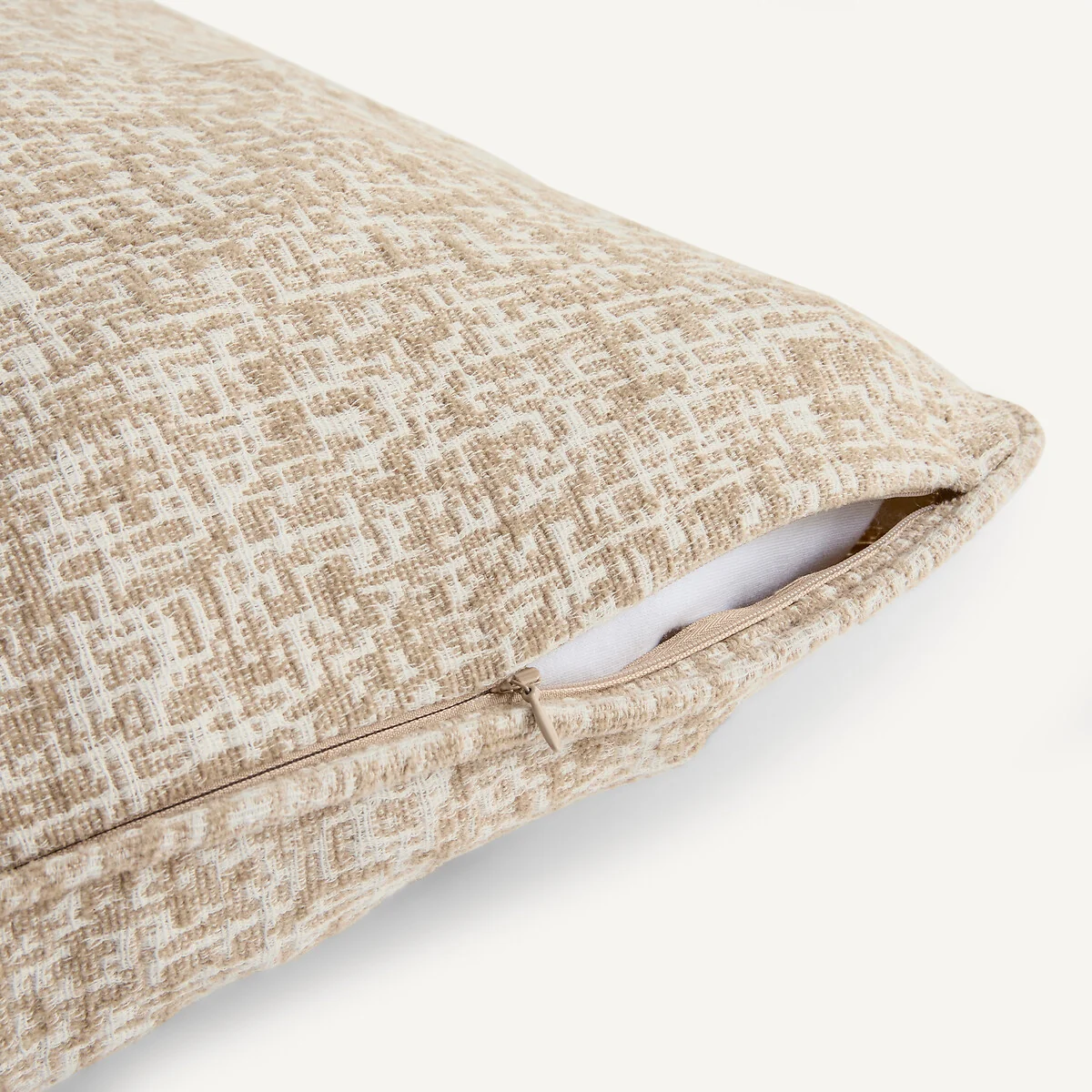 Agostina Jacquard Cushion Cover – image 5