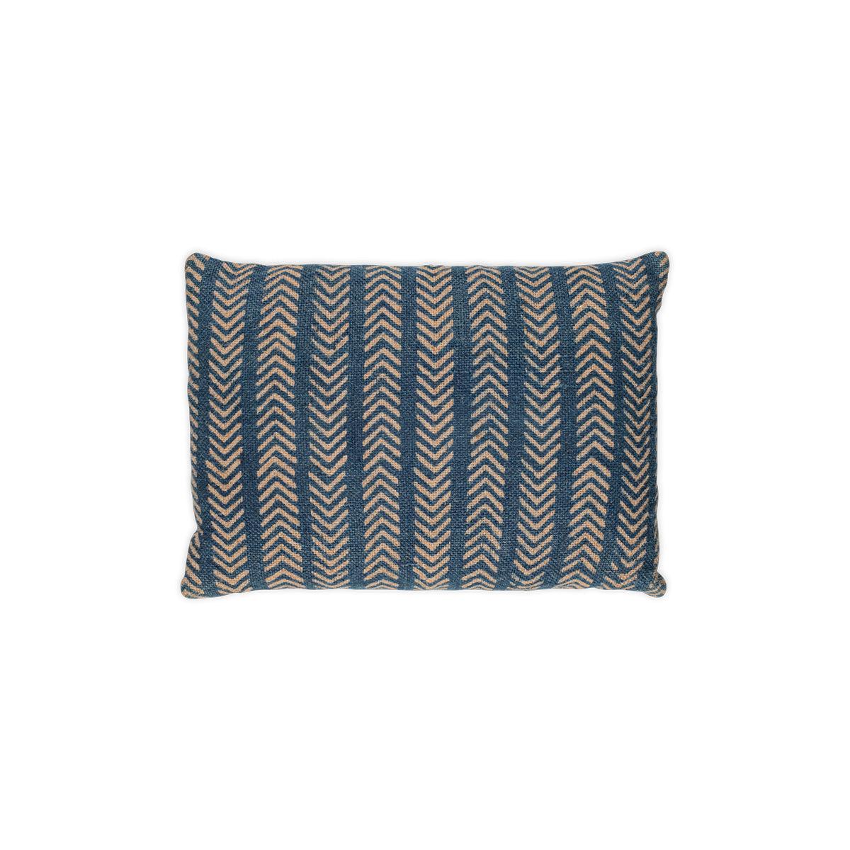 Nkuku Yashmi Cushion Cover | Textiles | Natural/Dark Blue | 60 x 40 cm – image 3
