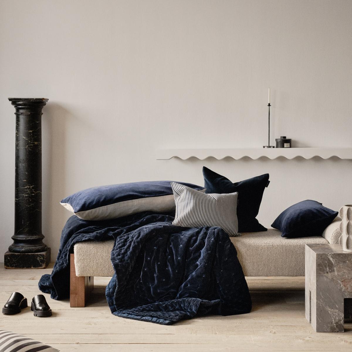 Paolo Cushion Cover 50X90 Cm Ink Blue | Linum – image 3
